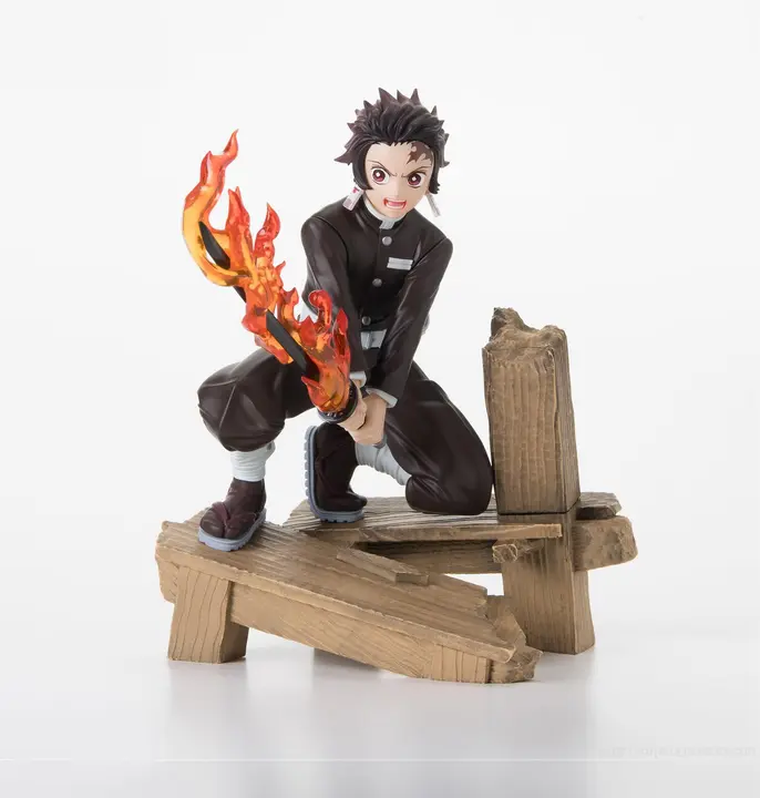 Figura de Tanjiro Kamado arco de la Aldea de los Herreros (12 cm) — SEGA